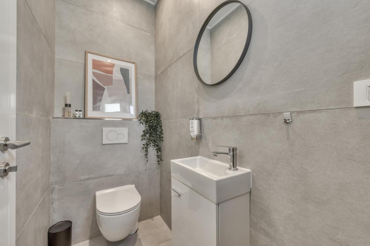 Villa Oasis - Your Luxury Home Away From Home Celopeci Bagian luar foto